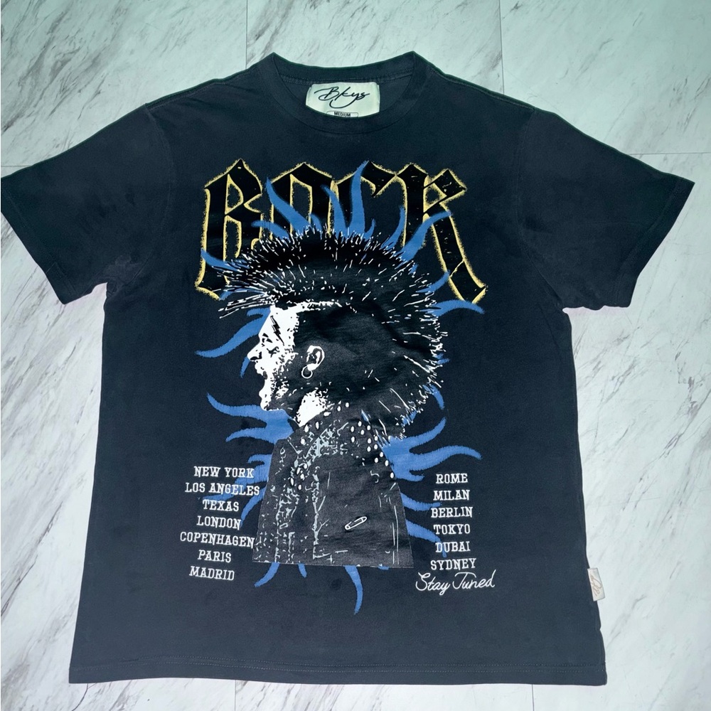 ‘Black’ and ‘Blue’ Stay Tuned World Tour 2022 T-shirt